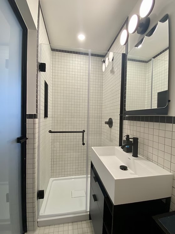 Washroom Yorkville Residence